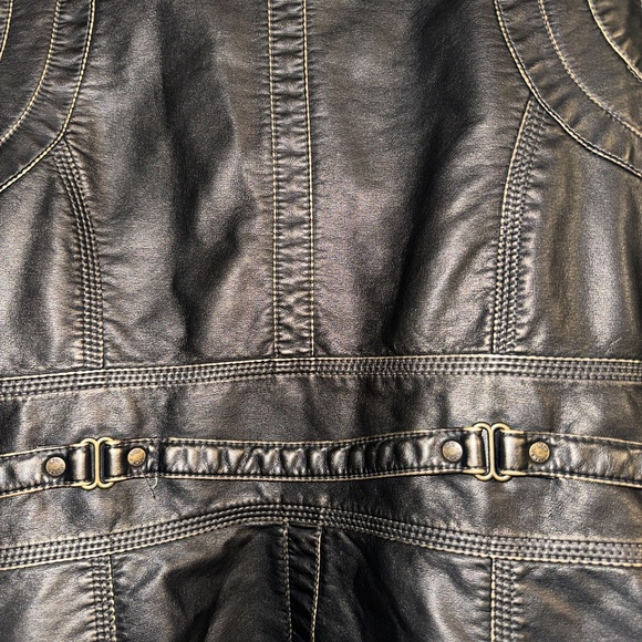 Big Chill Vintage Moto Jacket – Buckles, Studs & Bronze Detail (S) - Picture 6 of 6